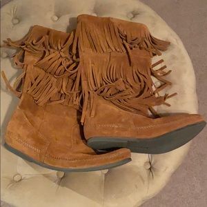 Minnetonka size 11. Never worn